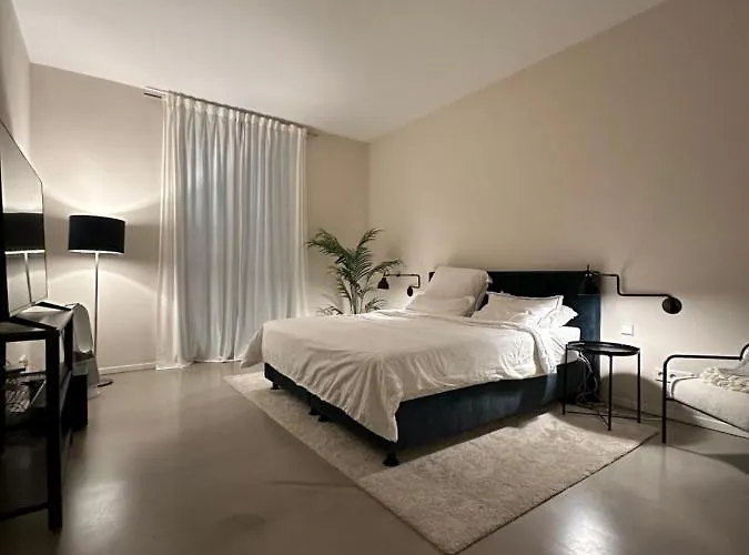 Privatunterkunft In Luxurious *