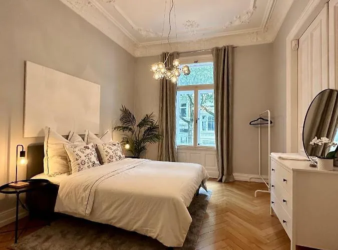 Privatunterkunft In Luxurious *